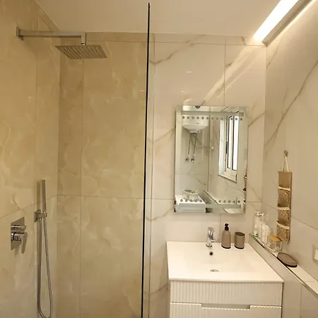 Arkle 7 * Tirana
